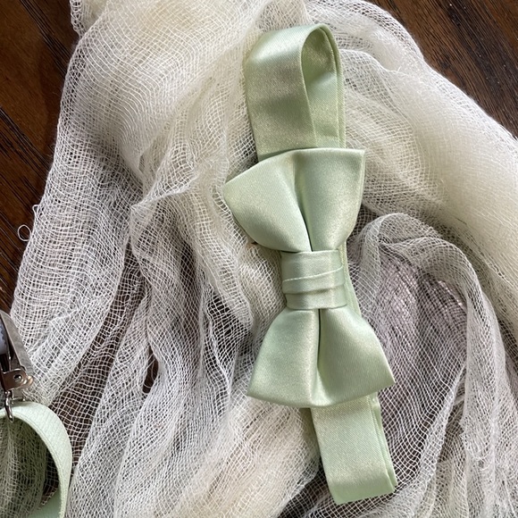KIDS GREEN / CELERY BOWTIE & SUSPENDERS - Picture 4 of 8